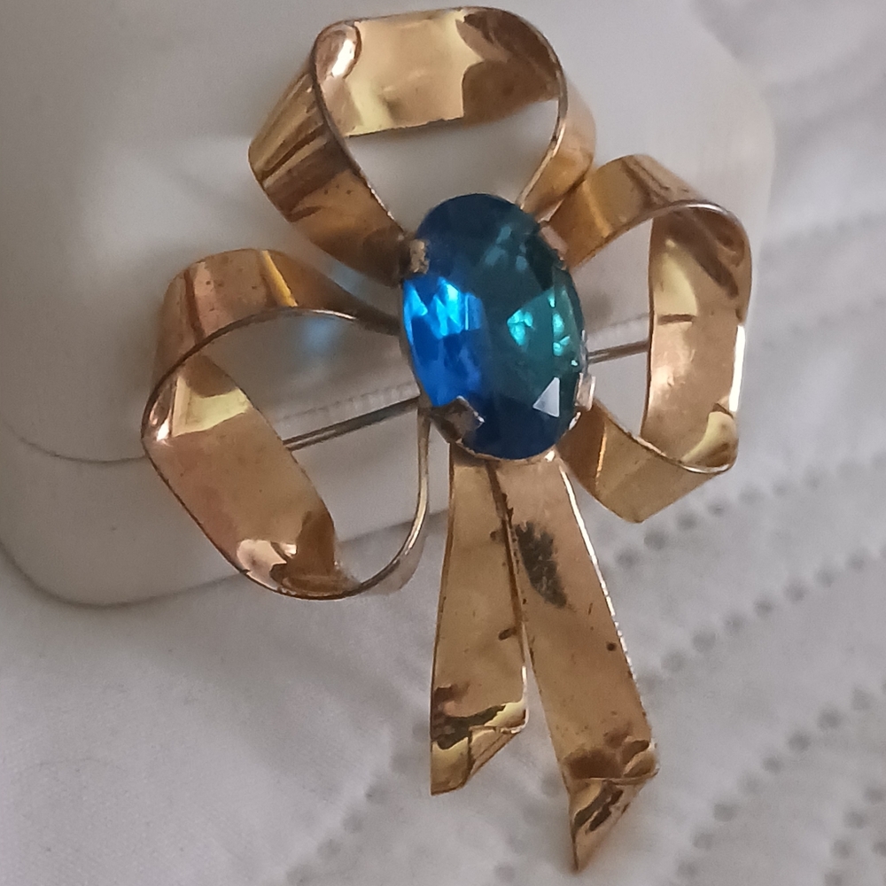 Sterling Bow Vintage Brooch With Blue Oval Jewel